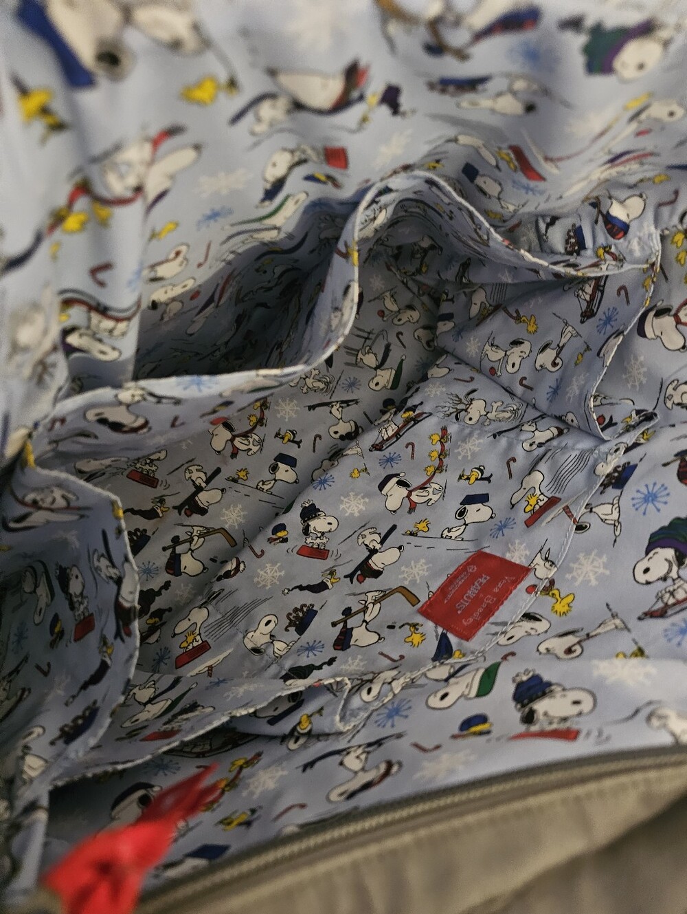 Vera Bradley Snoopy Tote - Picture 2 of 9